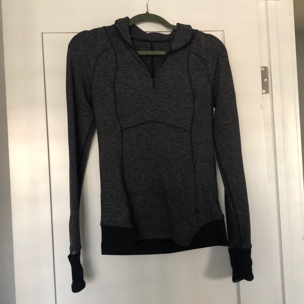 Lulu Lemon top